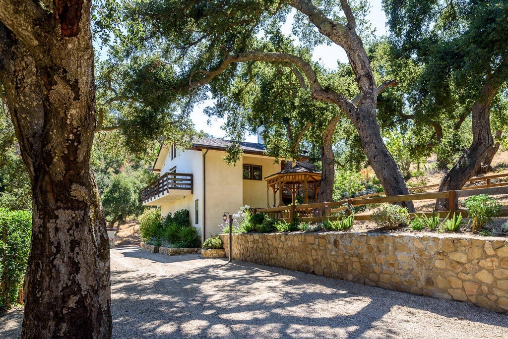 1150 Toro Canyon
