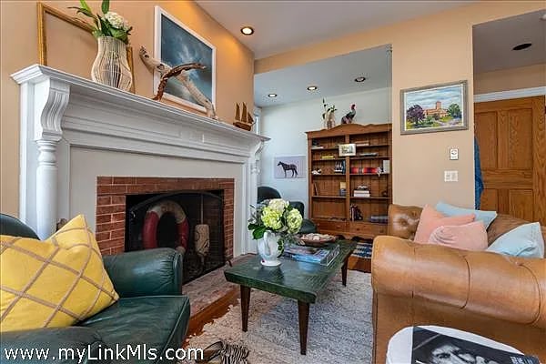 8 Cliff Road #2