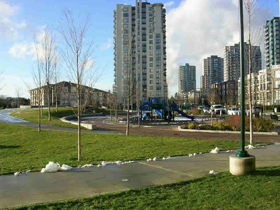 306-3551 Foster Ave