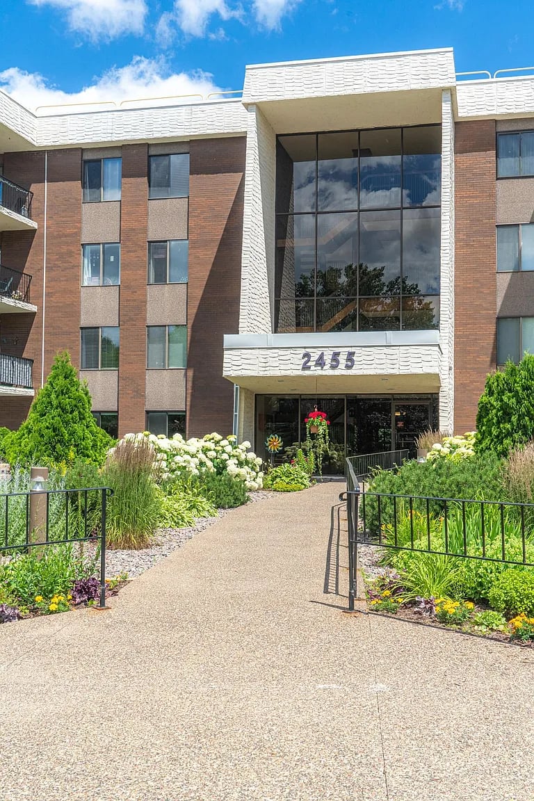 2455 Londin Ln E, #424