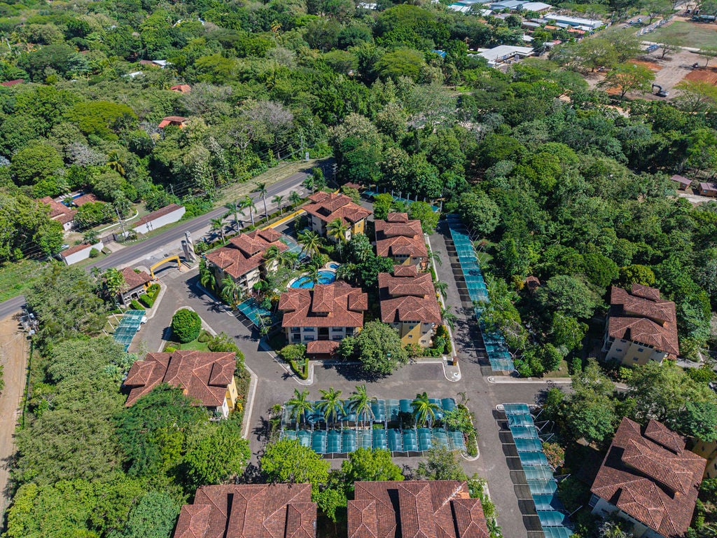 The Oaks #21 | Top-Floor, Turnkey Condo Minutes from Tamarindo