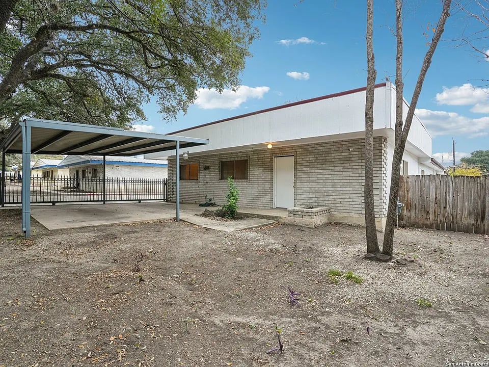 3818 Sherril Brook