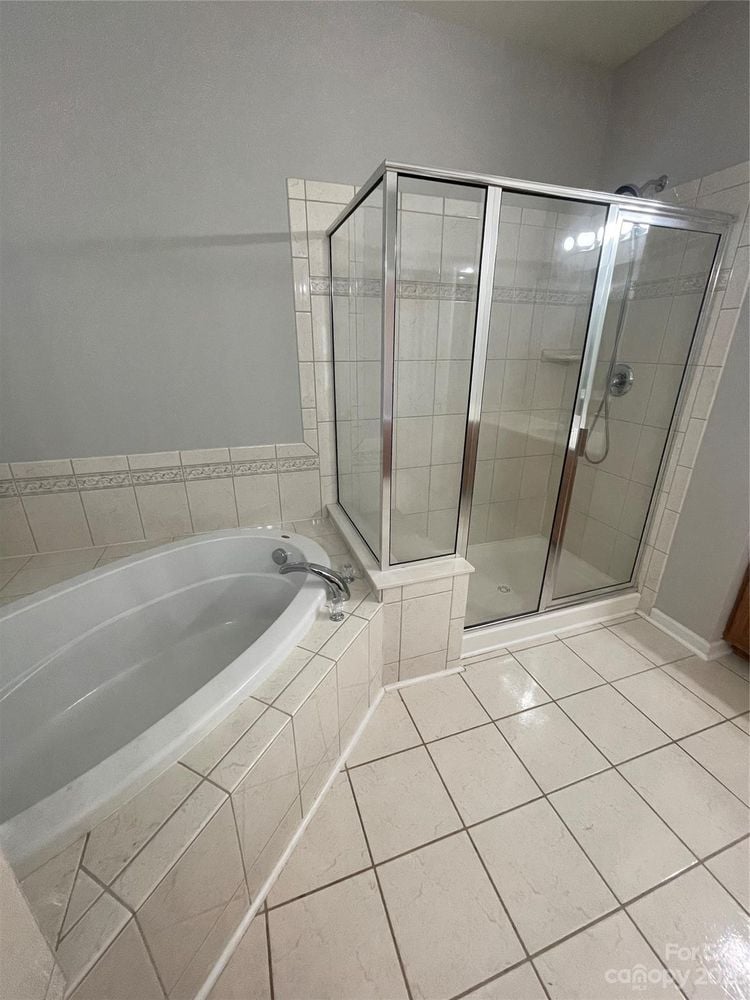 1208 Rockwell View Rd