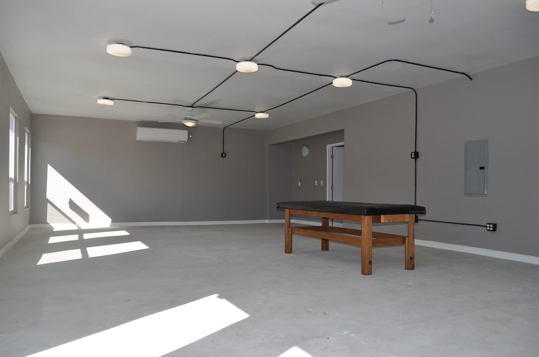 Commercial Space Available at Walnut and Fair Oaks Blvd!
