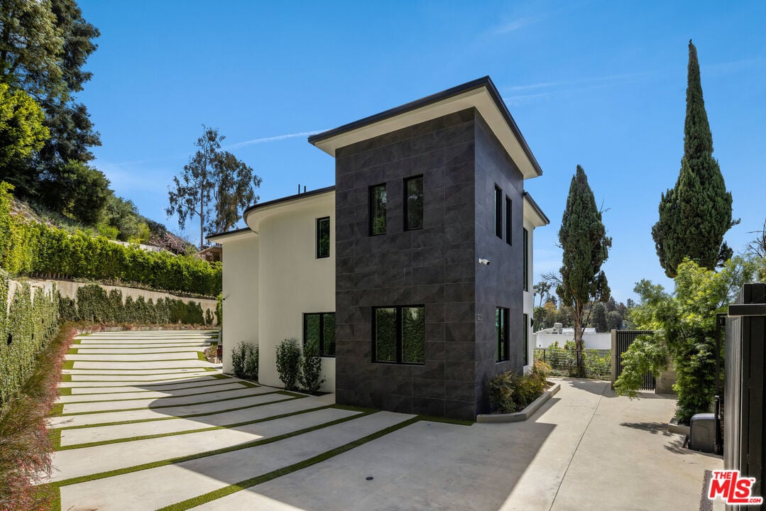 822 N Kenter