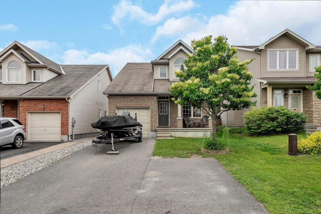 341 Jasper Cres