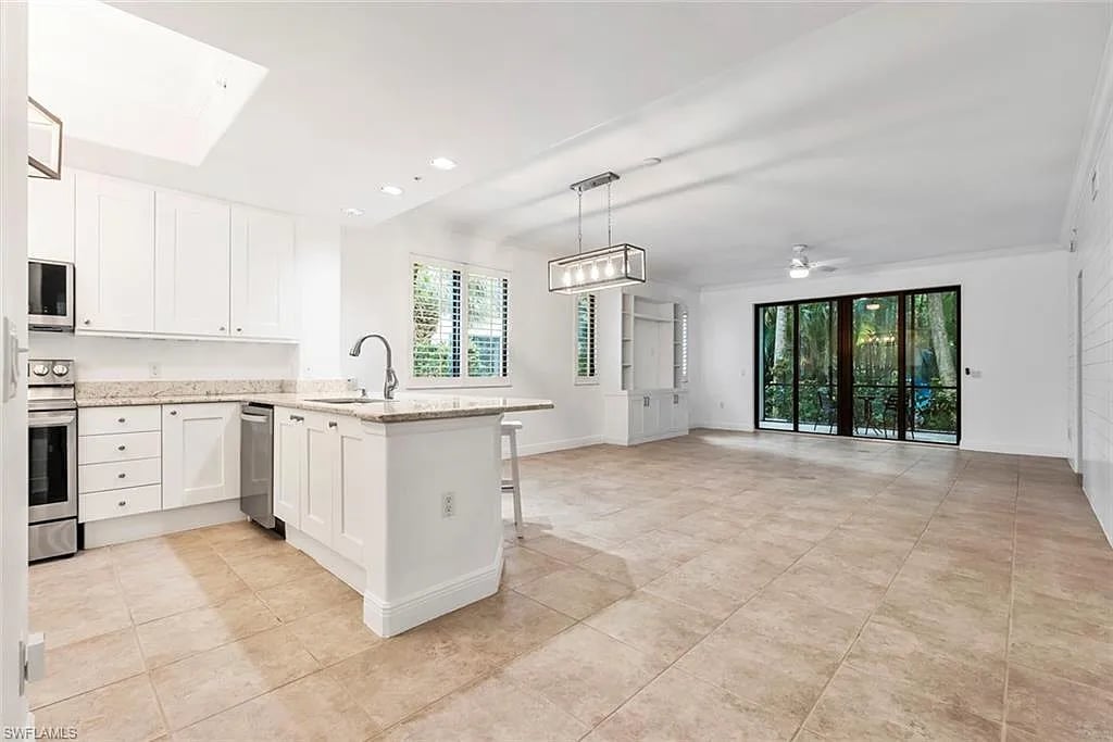 1035 Sandpiper St. #F – 101