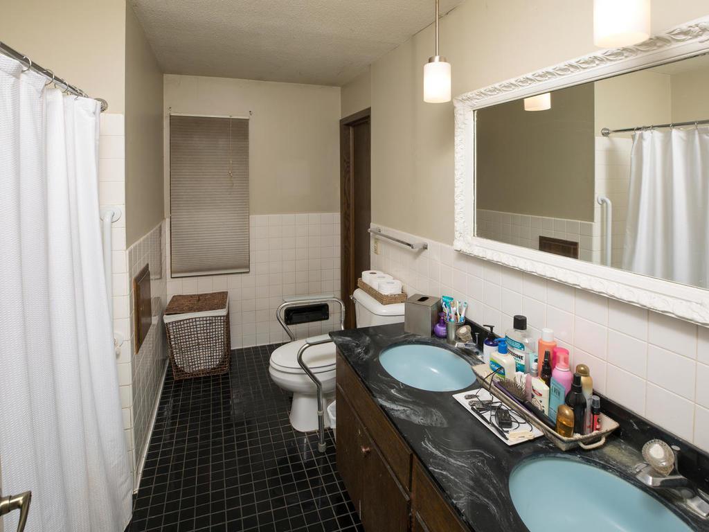 831 Fireside Dr