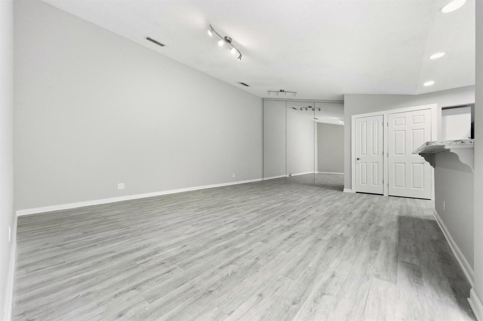 4904 Lake Catherine Dr