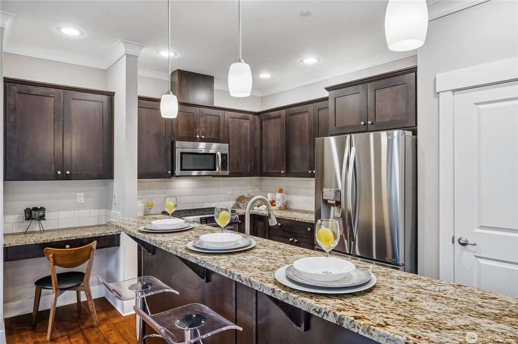 900 228th Avenue NE Unit: 16C