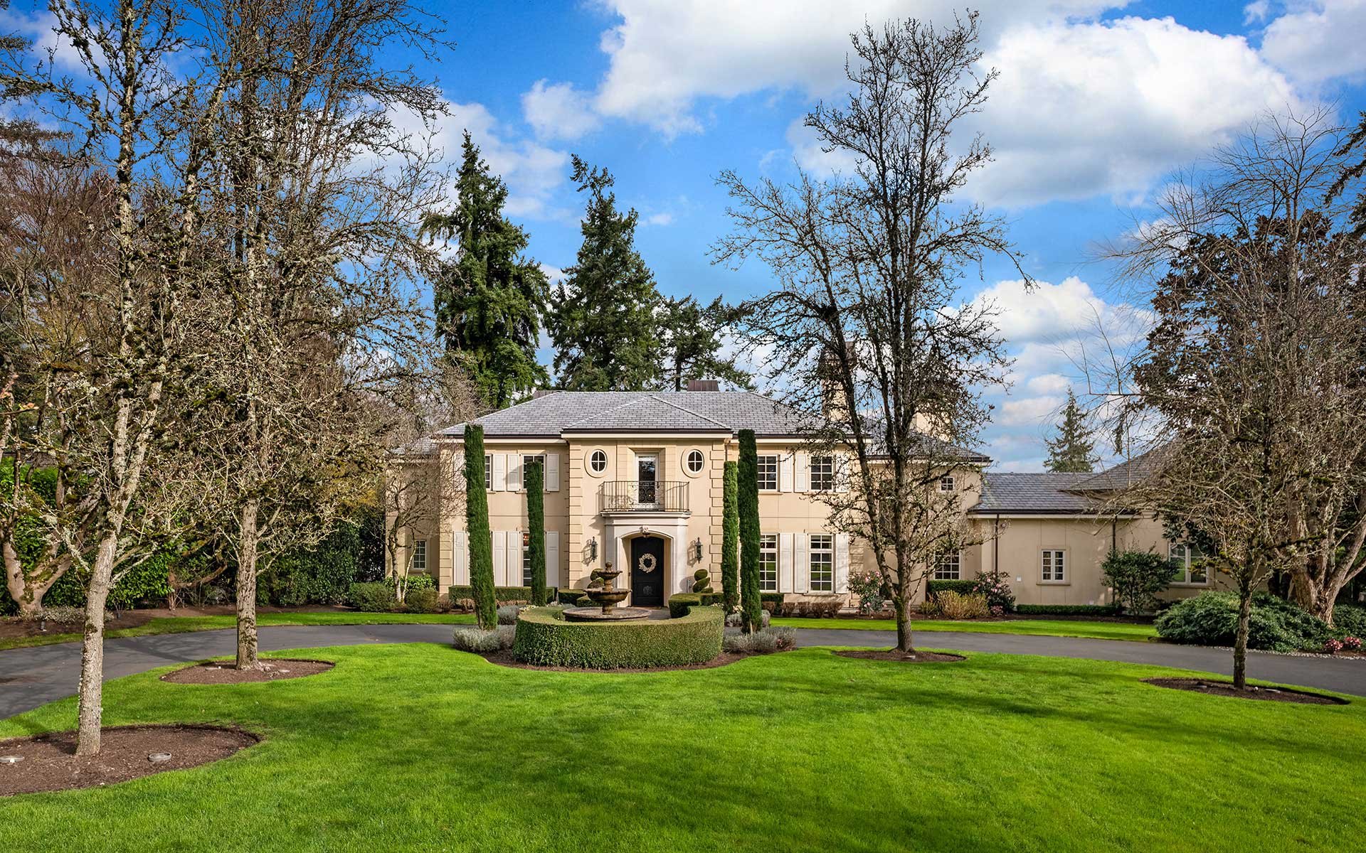 Sophisticated, Timeless Style in a Prized Medina Location on Overlake Golf Course