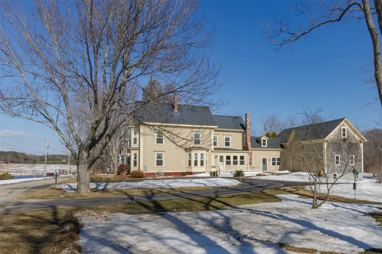 New Listing – 28 The King’s Highway, Newcastle, Maine 04553 – Maine Real Estate