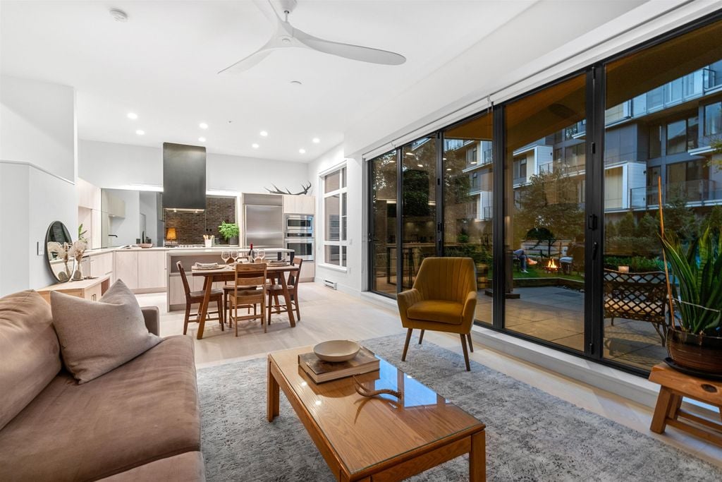 300 Salter St, #118
