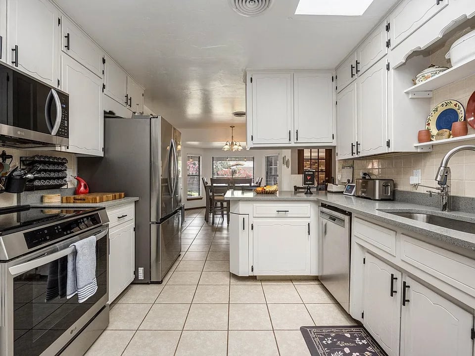 3004 Los Robles