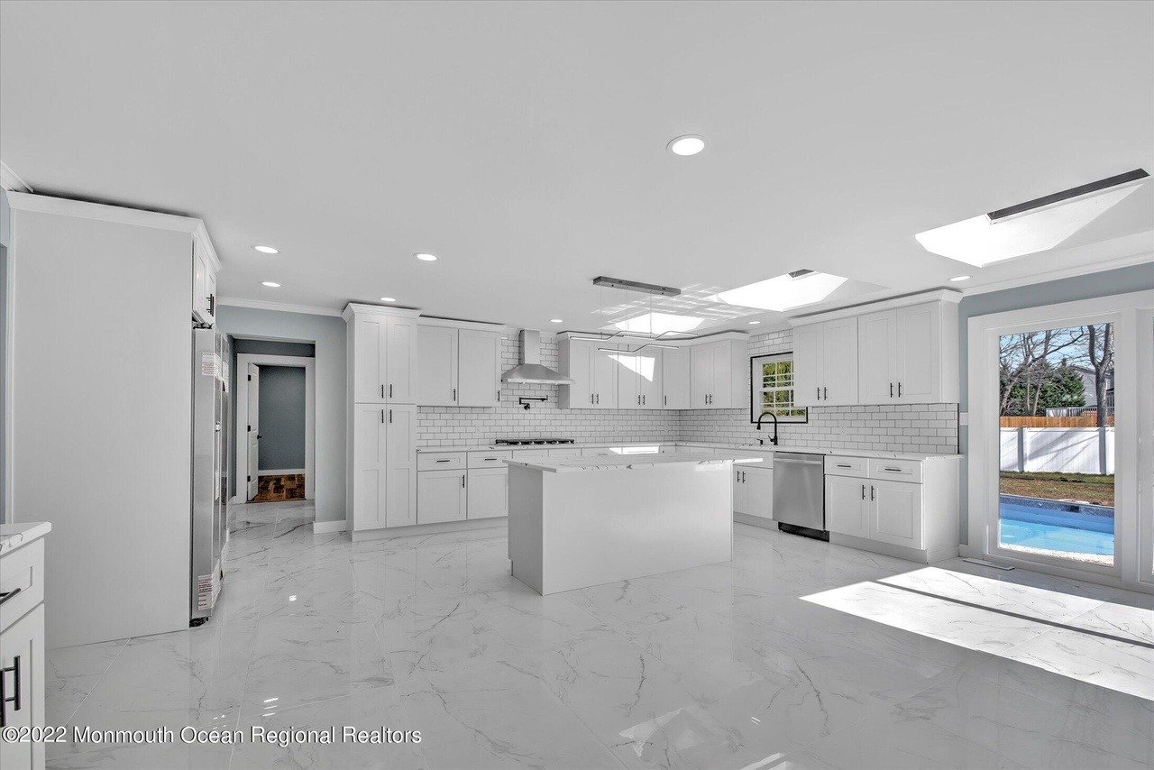 36 Kensington Dr
