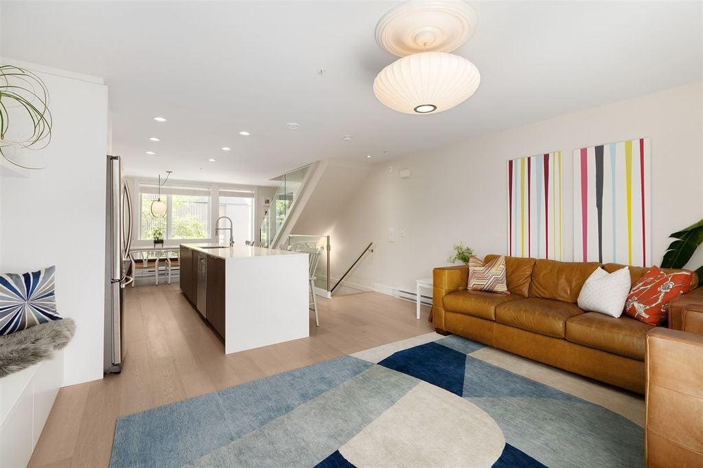 531 E 16th Ave, #9