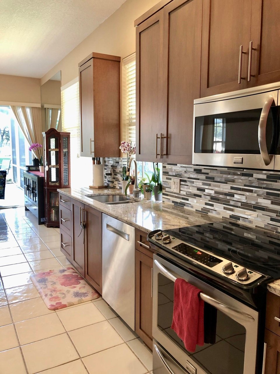 2015 Bedford Dr