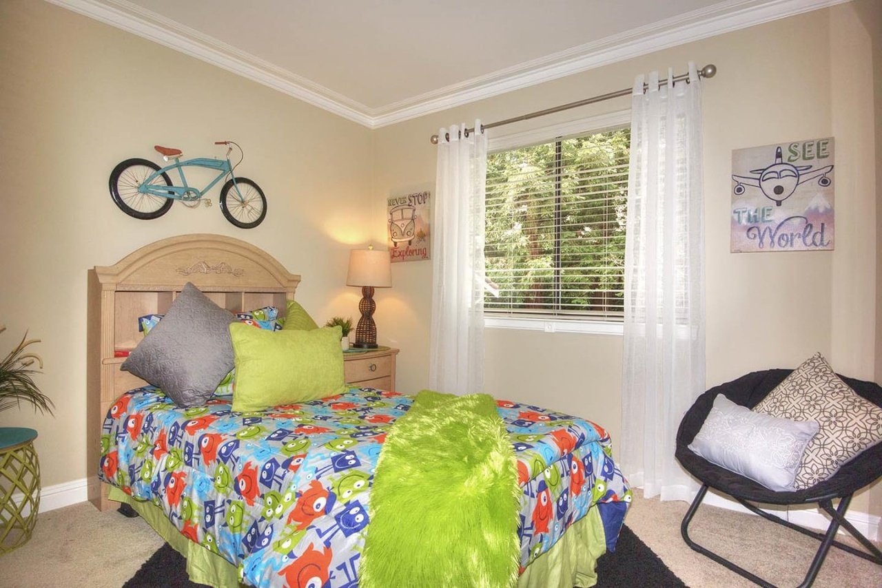 11332 Rolling Hills Dr