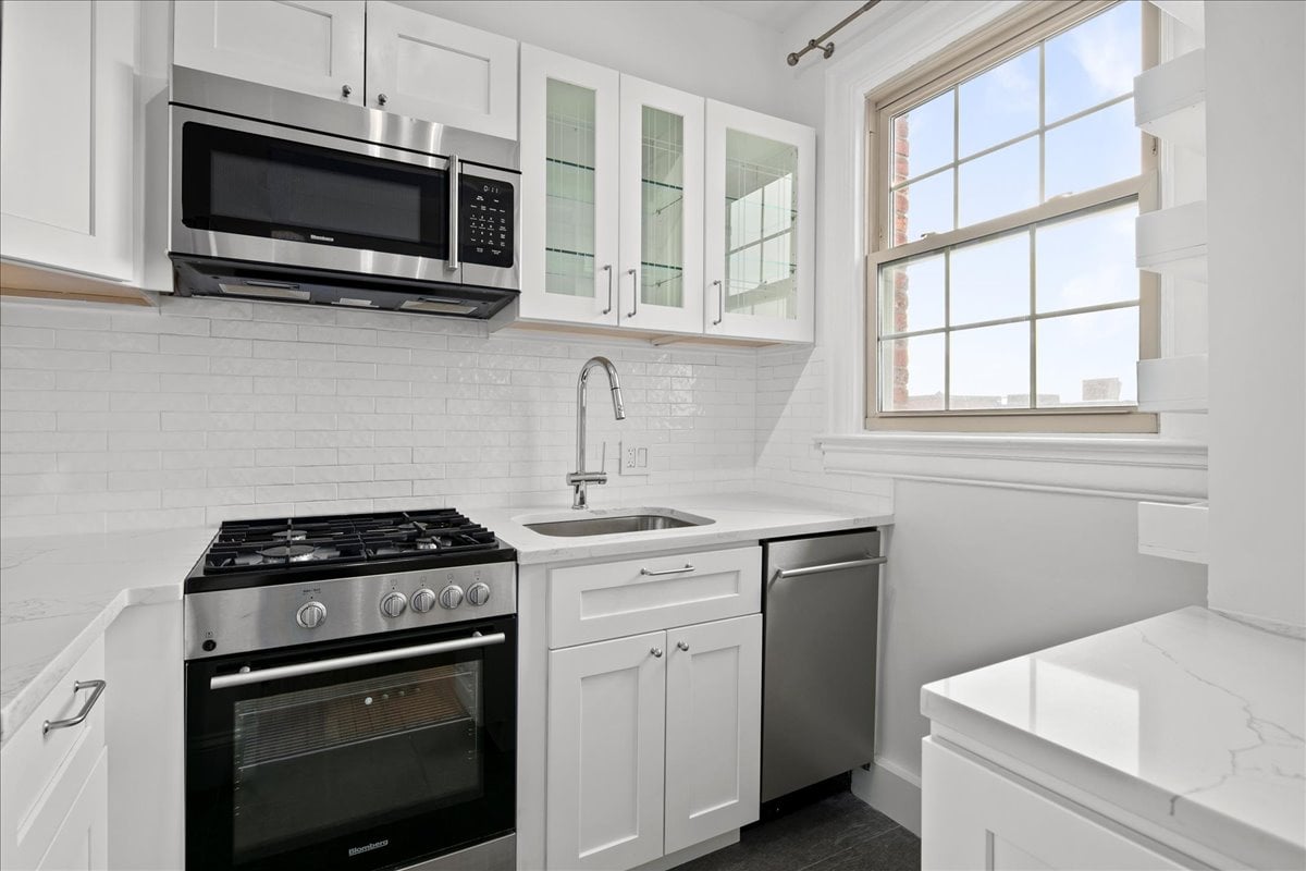 3100 Wisconsin Ave NW #406