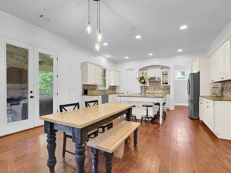 702 Ravenview Ct