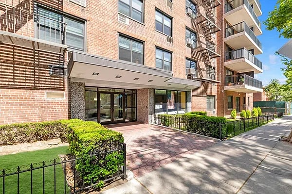 61-88 Dry Harbor Road Unit: 2K