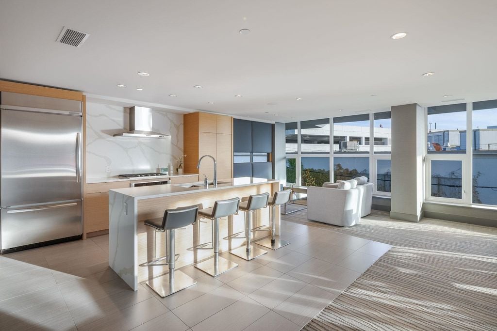 888 Arthur Erickson Pl, #404
