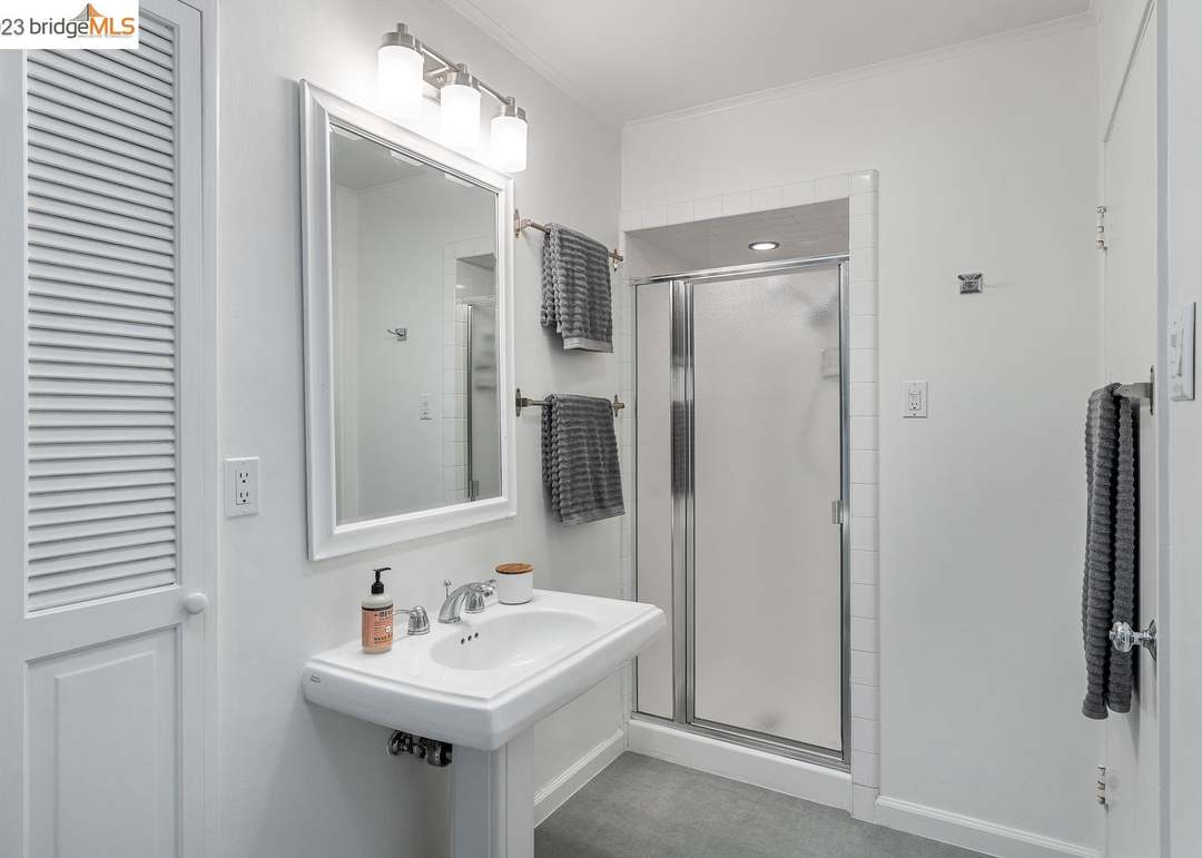 11 Conrad Ct