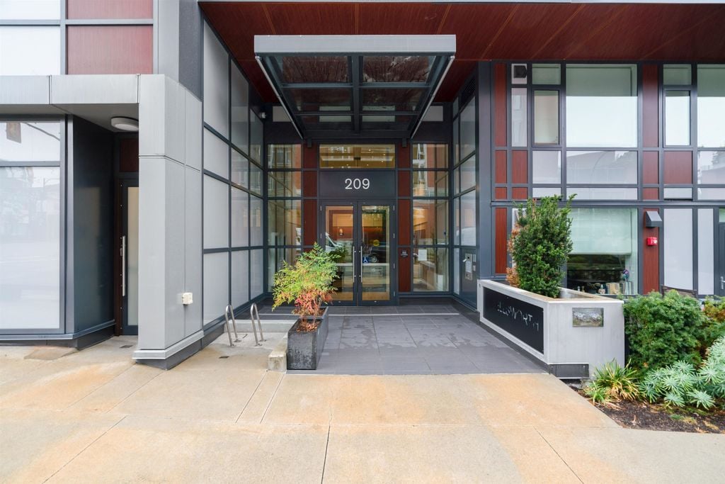 209 E 7th Ave, #607