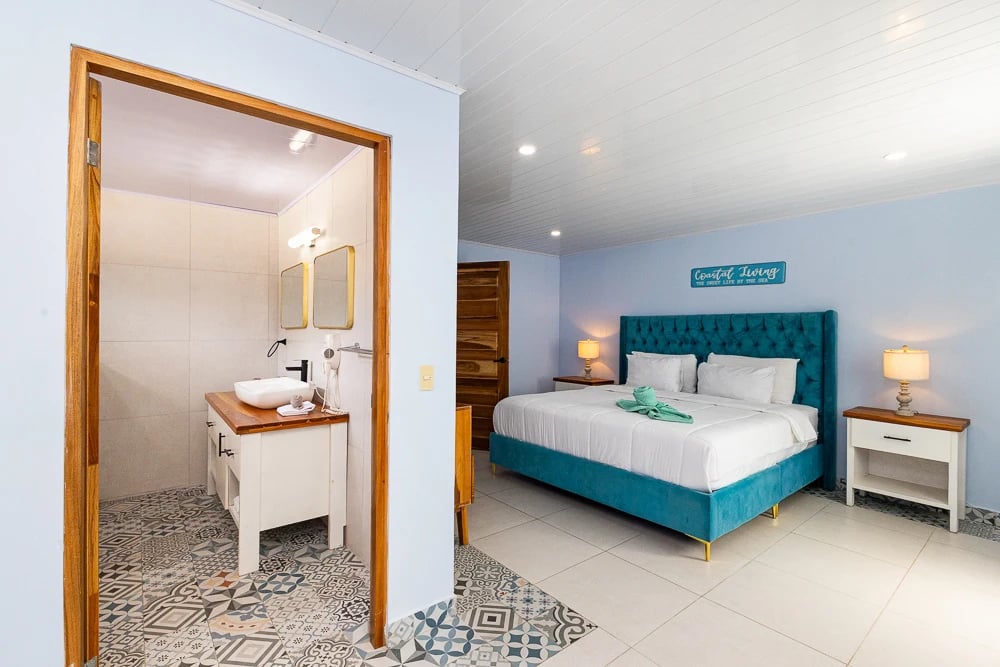 Turnkey Tropical Investment Contemporary Villa near Marina