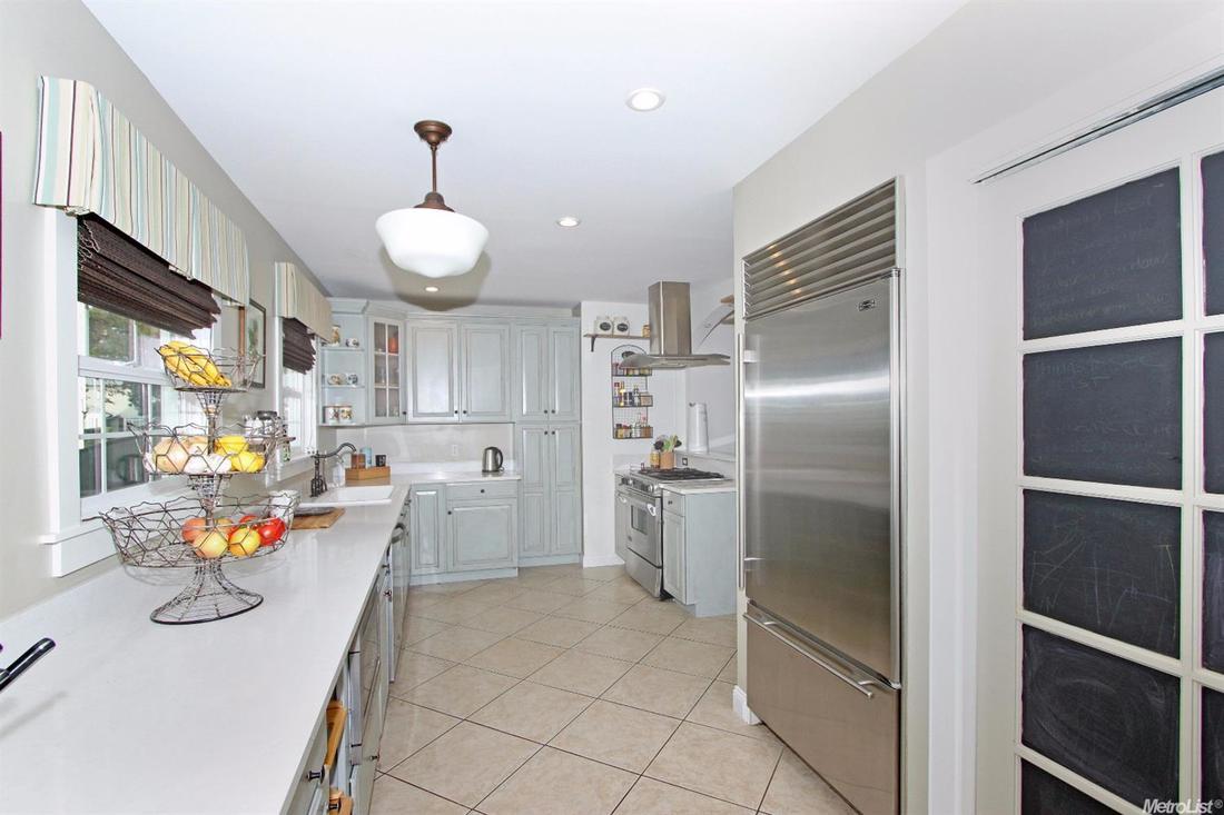 Sold: 2900 Land Park Drive