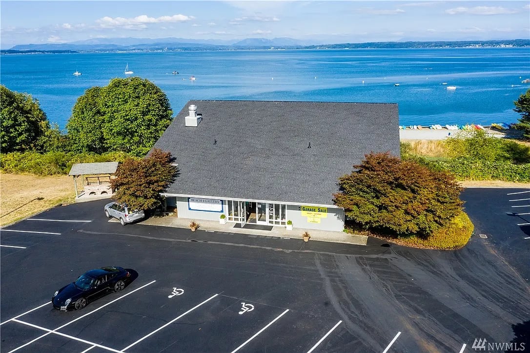 1389 SE Camano Dr