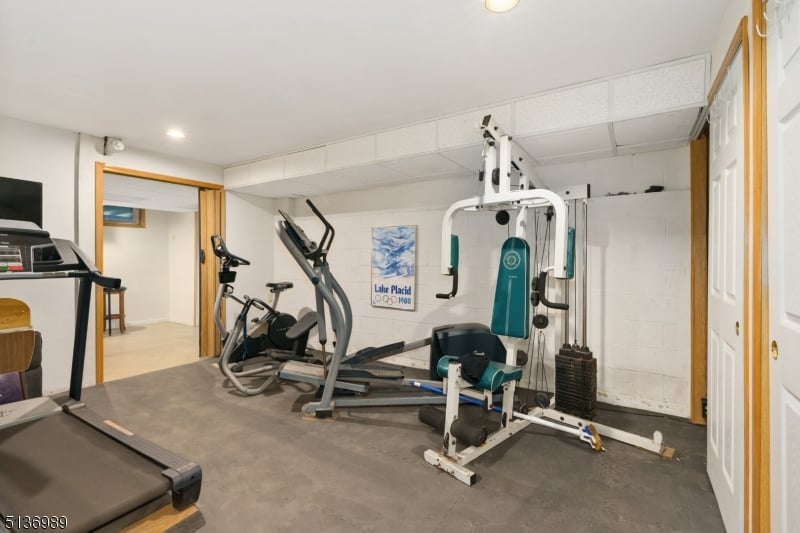 18 Crescent Ridge Rd
