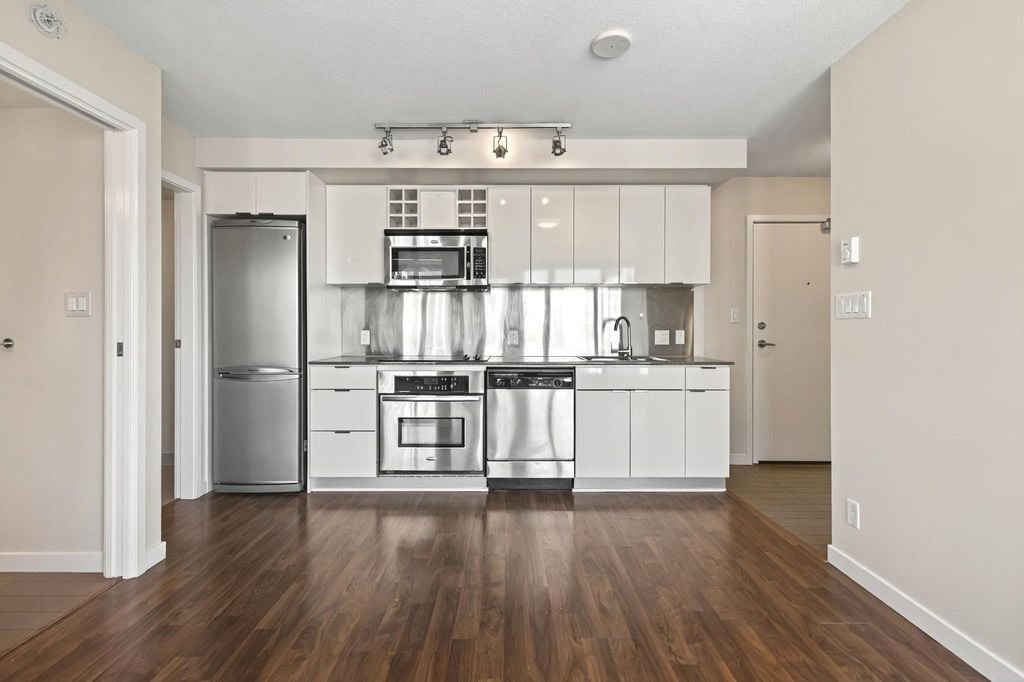 233 Robson St, #3210