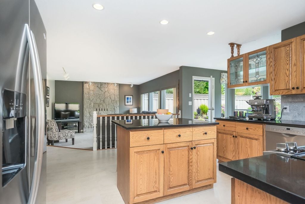 24 Ravine Dr