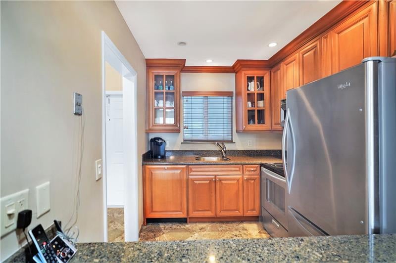 818 SE 4th St Unit #204
