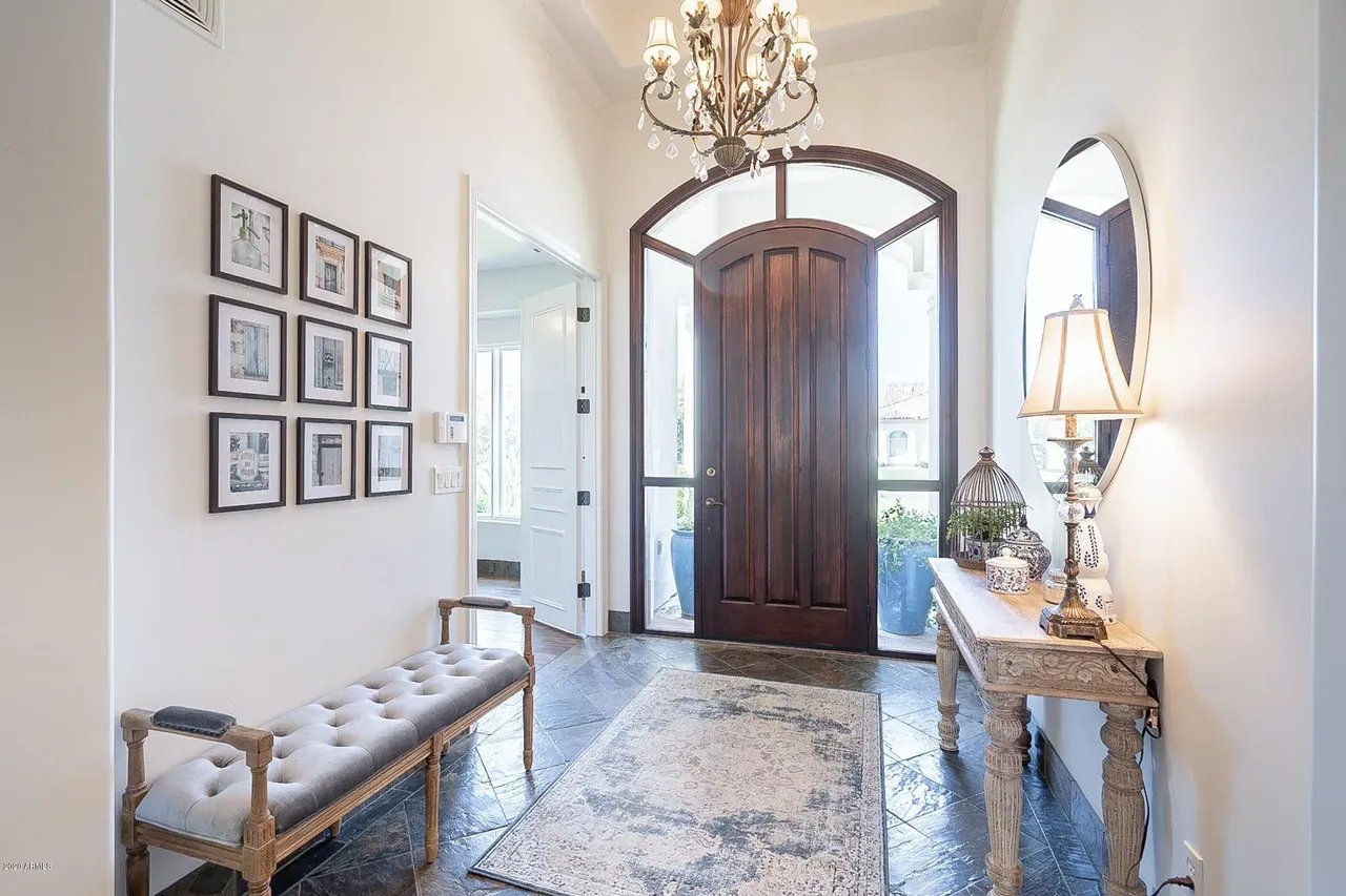 6115 E SHANGRI LA Rd