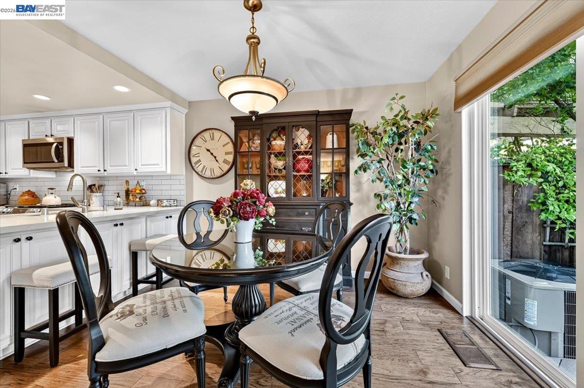 525 Silver Oak Ln