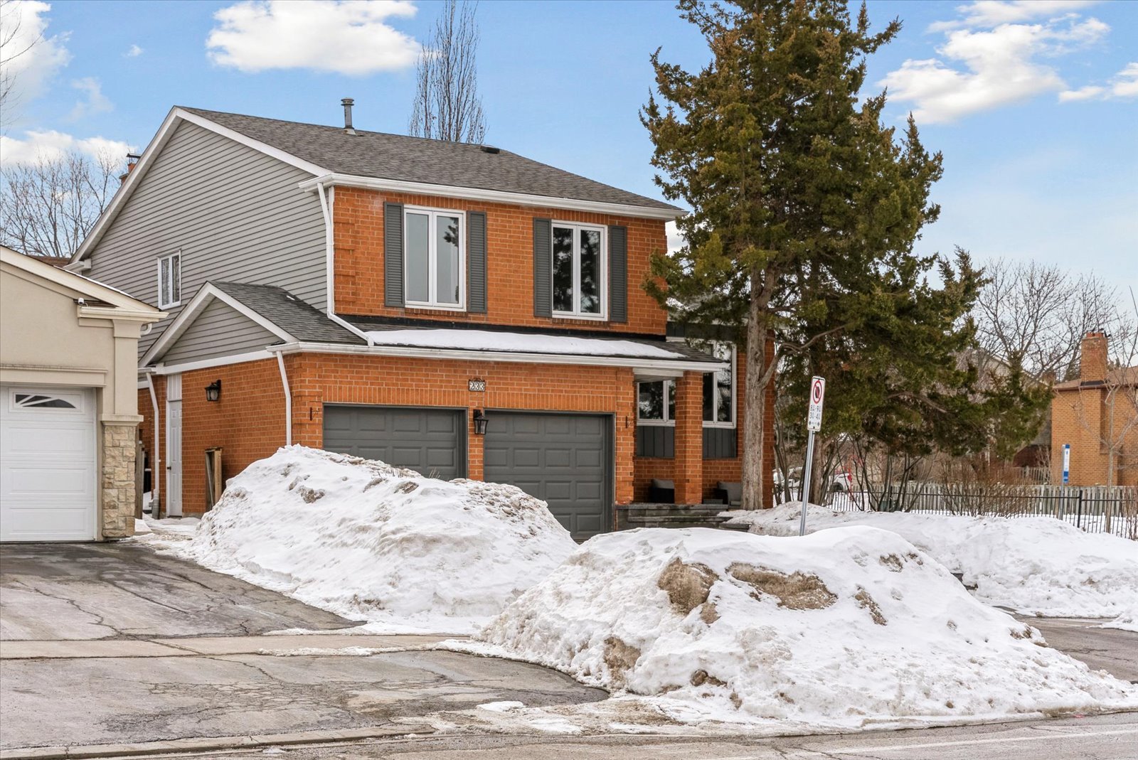 233 Fincham Ave 