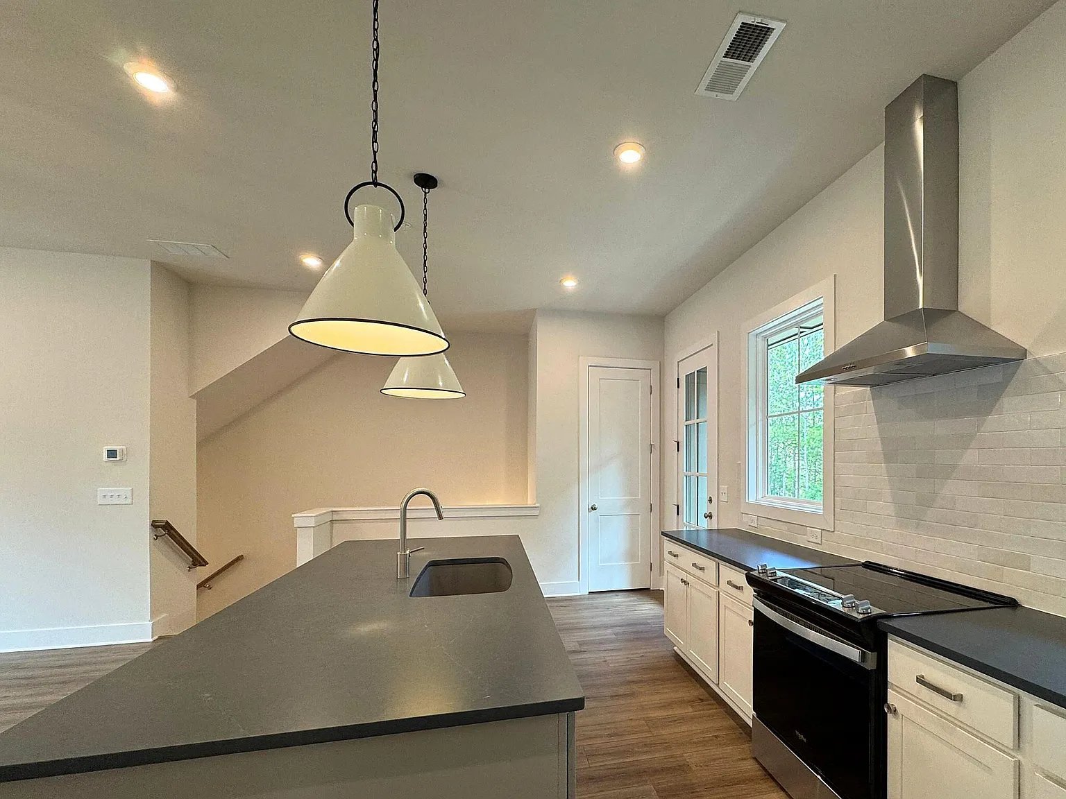 635 Firefly Cir