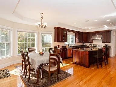 4 Warren Dr