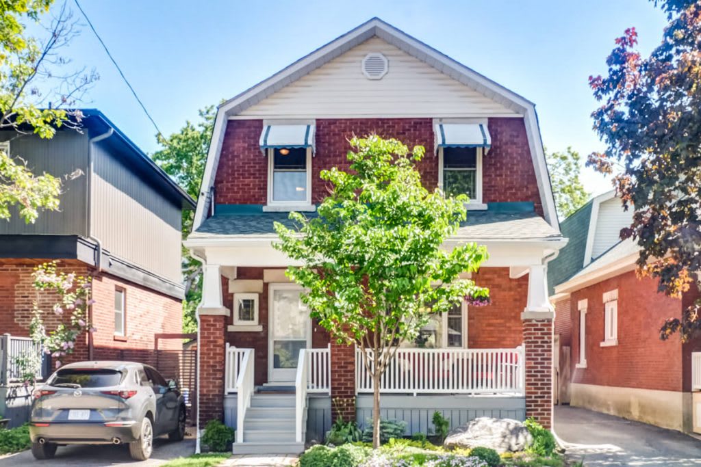 79 Huron Ave N