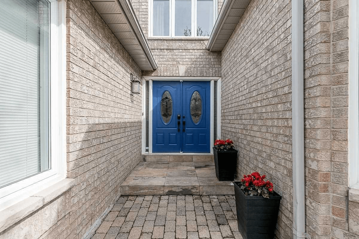 318 W Kennedy St NE
