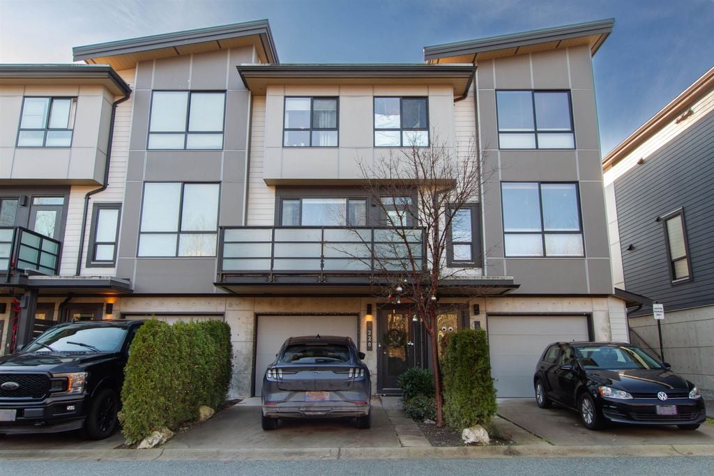 1220 Shannon Ln
