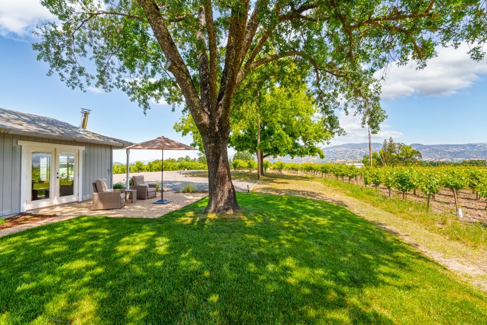 725 Lytton Station