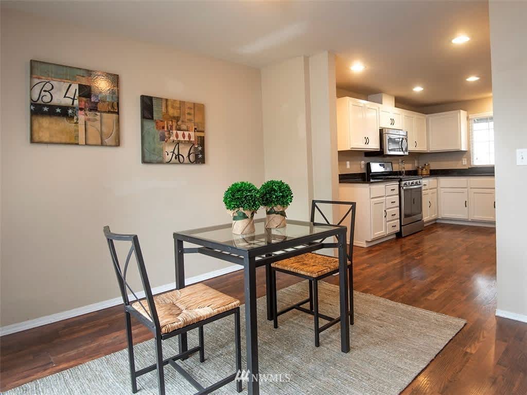 114 Tompkins Pl