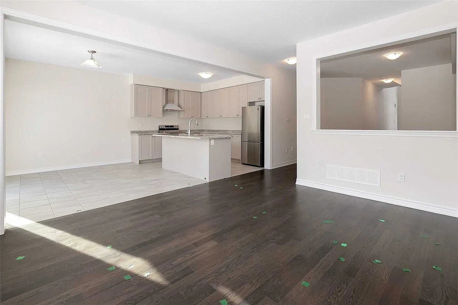 22 Charm Place N