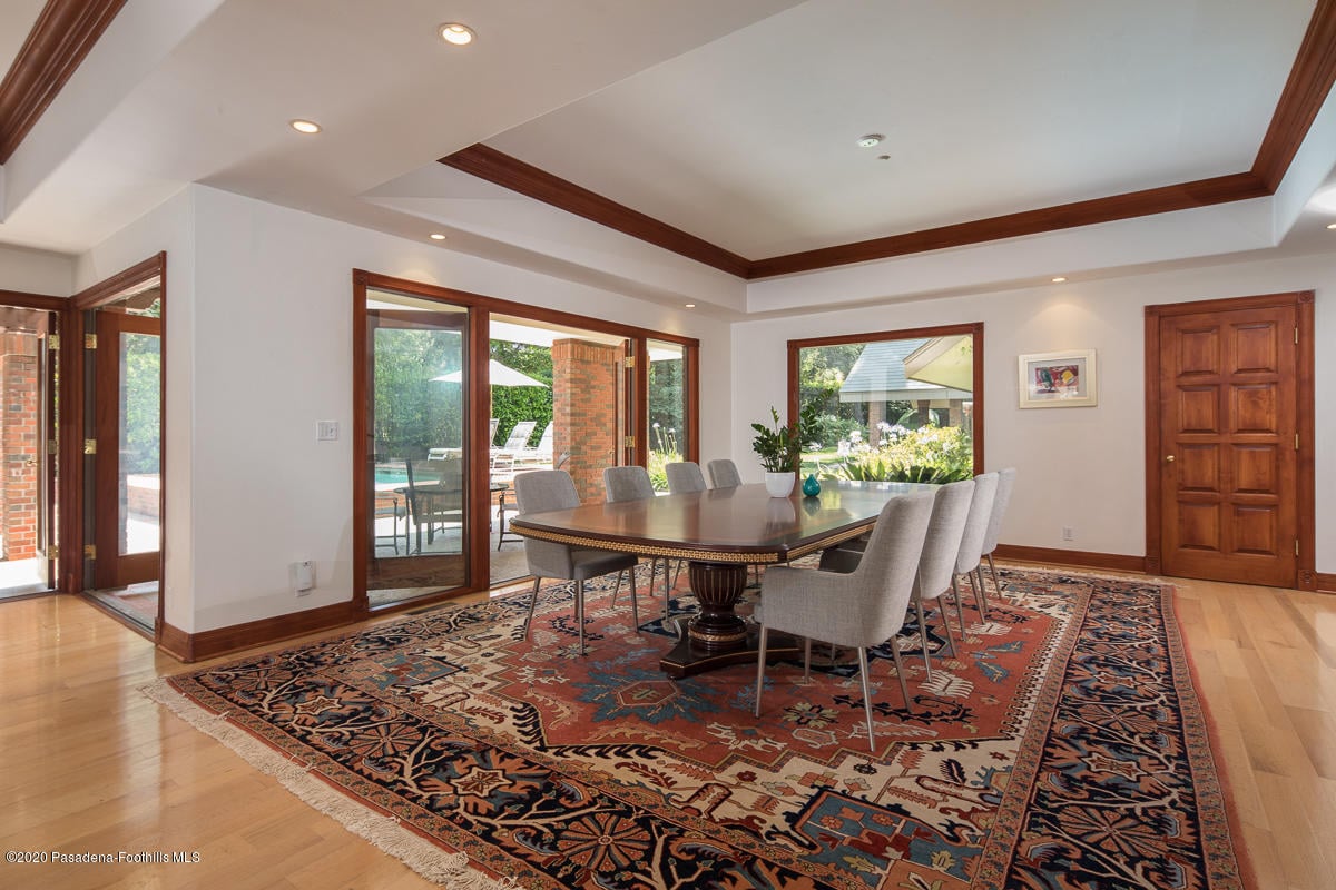 155 S San Rafael Ave