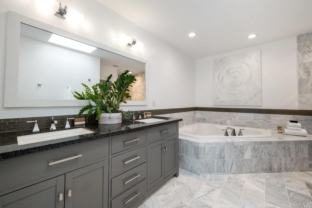 98 Red Hill Cir