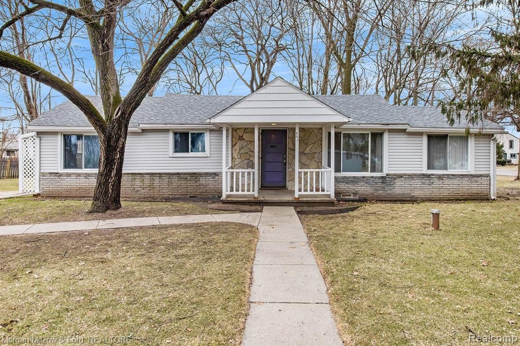 907 W Oakley Park Road 