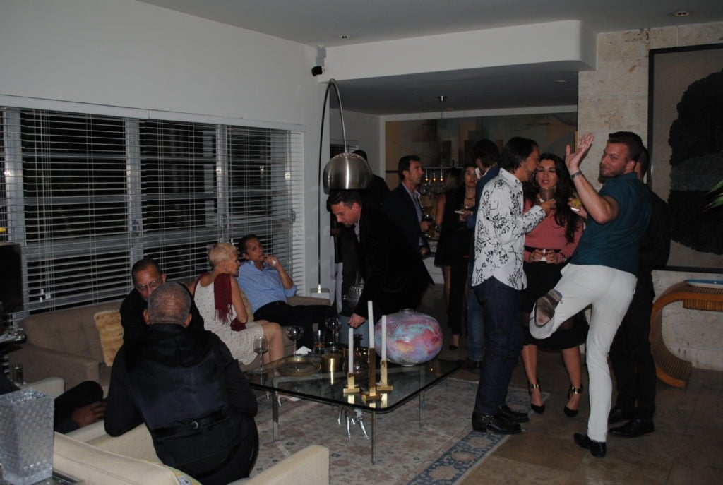 ‘Tis the Season With Gary Hennes Realtors